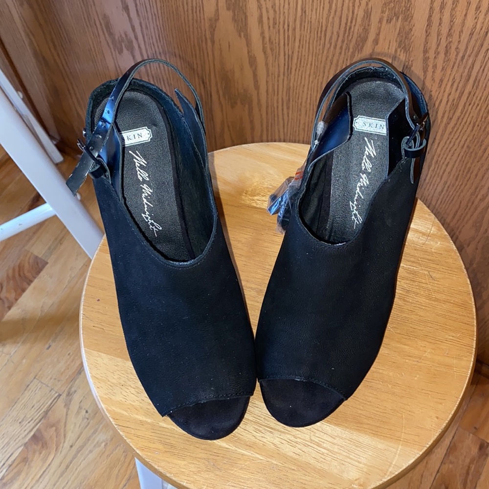 NEW Skin Mello Midnight Heels